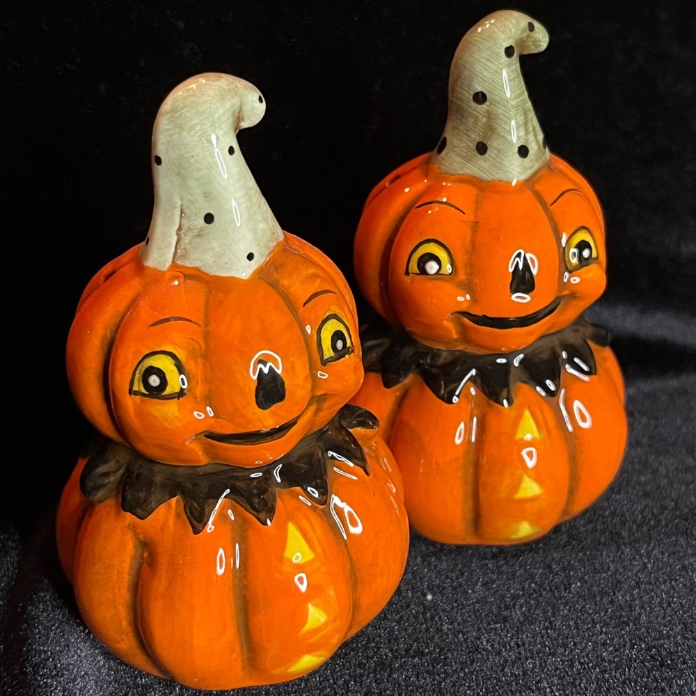 NIB Johanna Parker Whimsical Orange Pumpkin Salt & Pepper Shakers